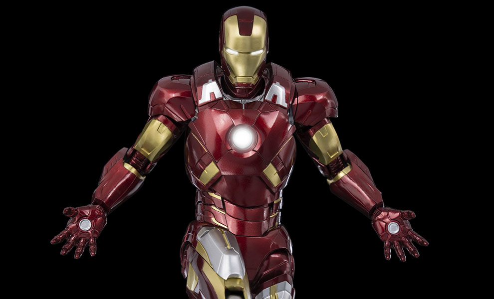 DLX Iron Man Mark 7 Figure